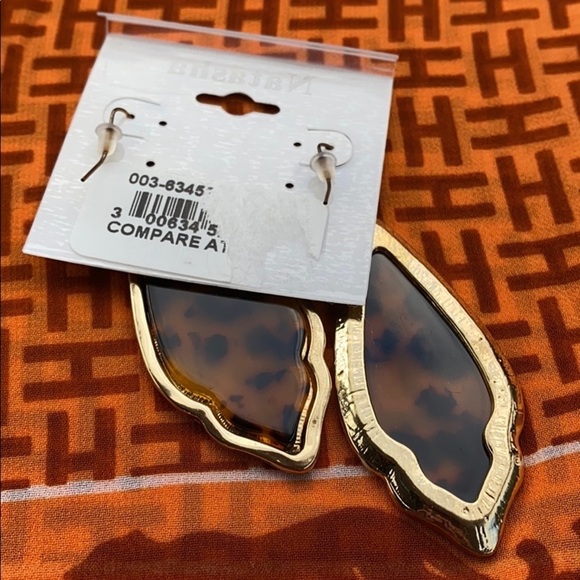 New Natasha Faux Tortoise Shell with Gold Earrings - Picture 3 of 3